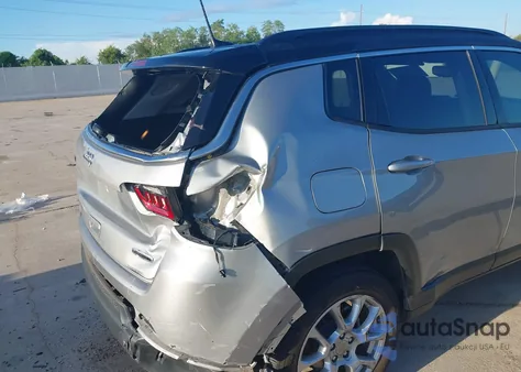 2022 Jeep Compass Latitude Lux 4X4 z USA, uszkodzony, nr VIN 3C4NJDFBXNT231873